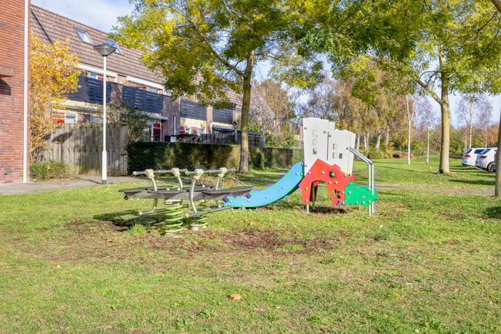 Photo 32 of Akeleituin 1