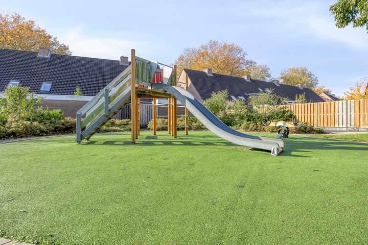 Photo 33 of Akeleituin 1