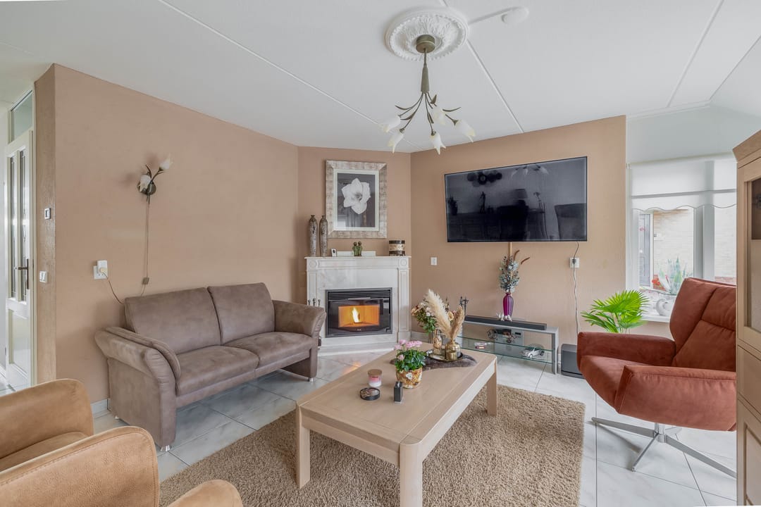 Foto 11 van Burg. Korstanjestraat 49