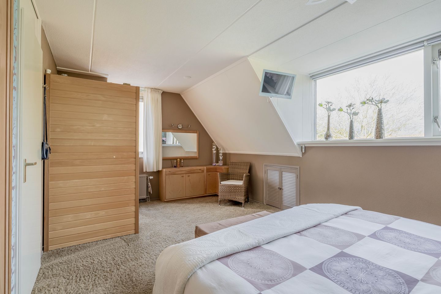 Foto 40 van Burg. Korstanjestraat 49