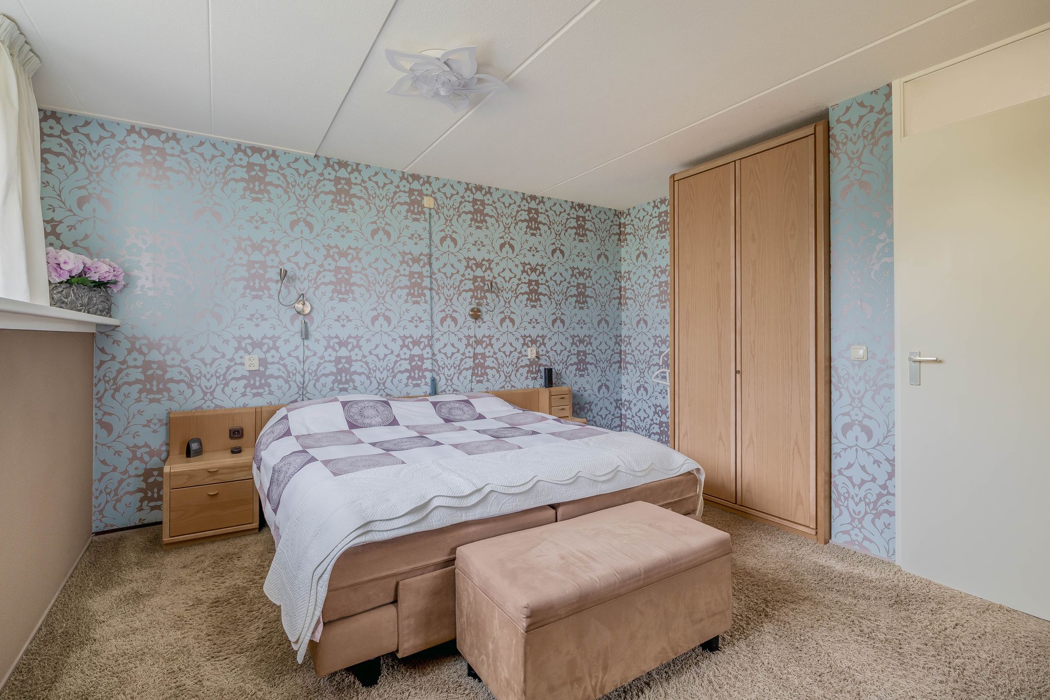 Foto 39 van Burg. Korstanjestraat 49