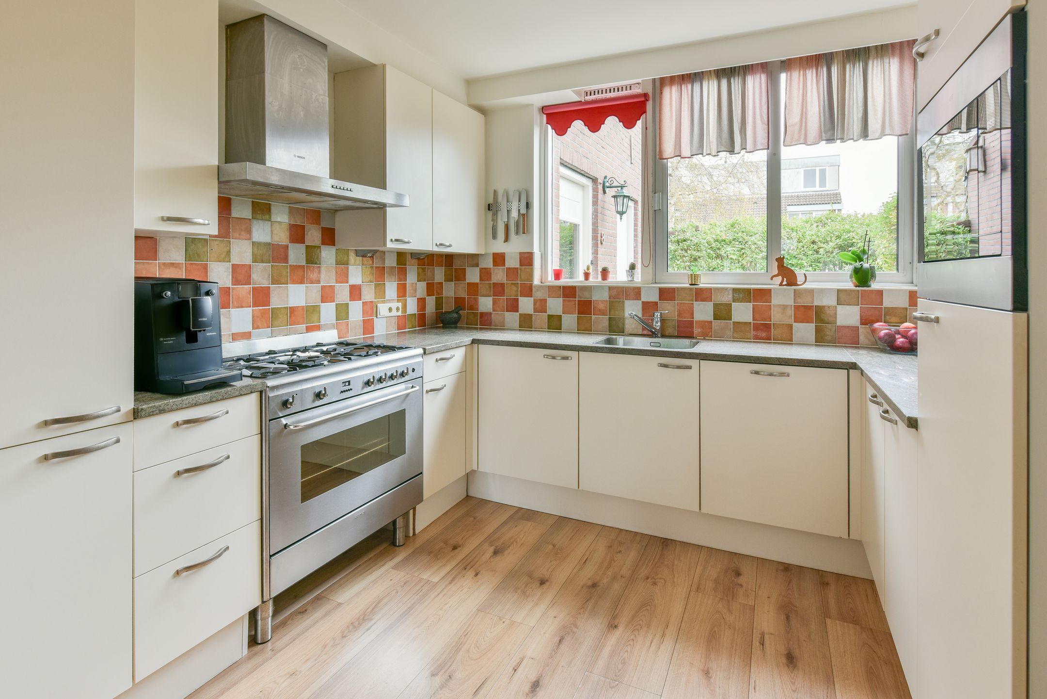 Foto 15 van Velasquezhof 8