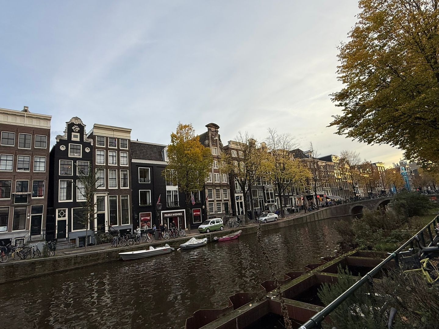 View photo 1 of Oudezijds Voorburgwal 30-A