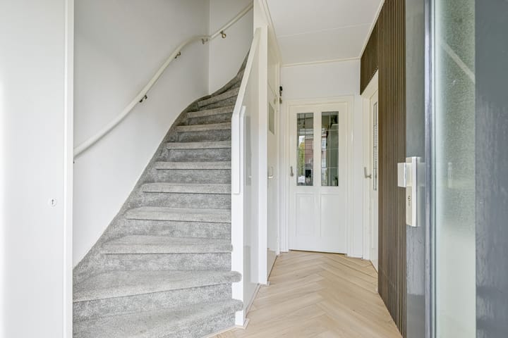 Photo 6 of Burgemeester Pierhagenlaan 19