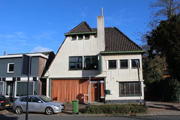 Stationsstraat 16, Rijen
