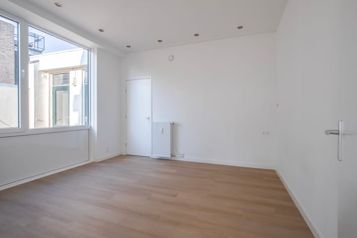 Photo 7 of Rosendaalsestraat 467-1