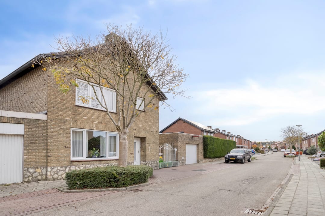 Photo 2 of Julianalaan 40