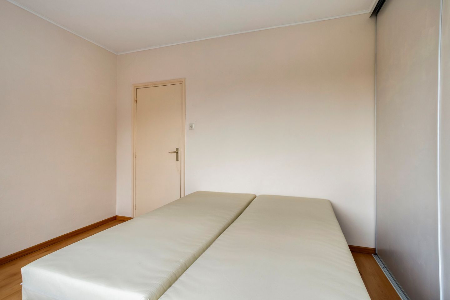 Photo 20 of Julianalaan 40