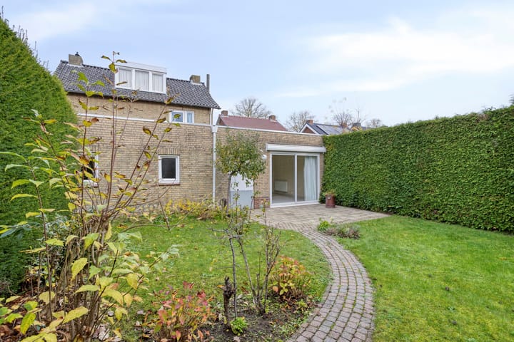 Photo 31 of Julianalaan 40