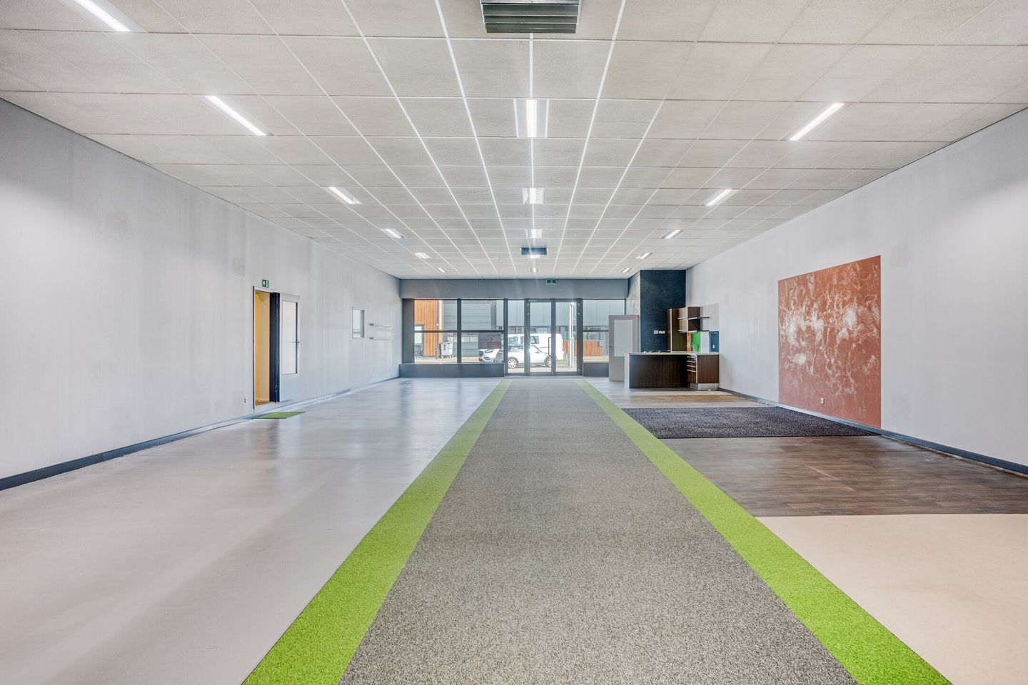 Bekijk foto 2 van Handelsstraat 4