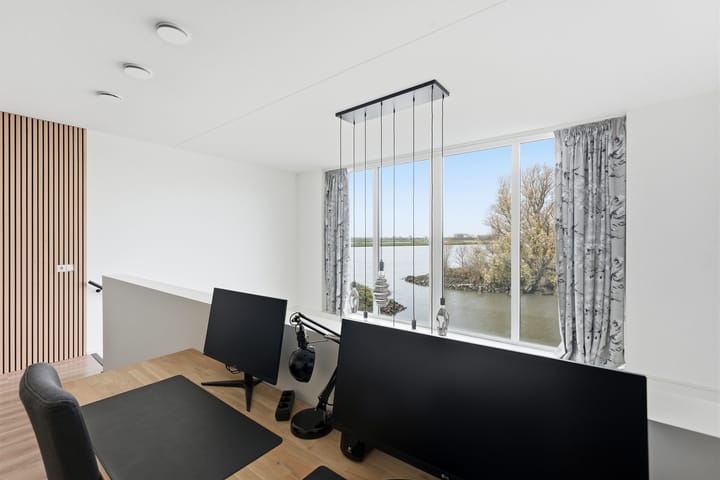 Photo 36 of Botter 55