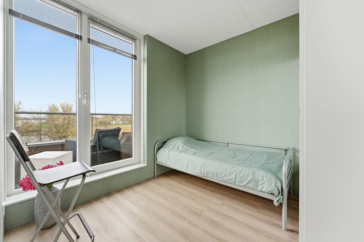 Photo 49 of Botter 55