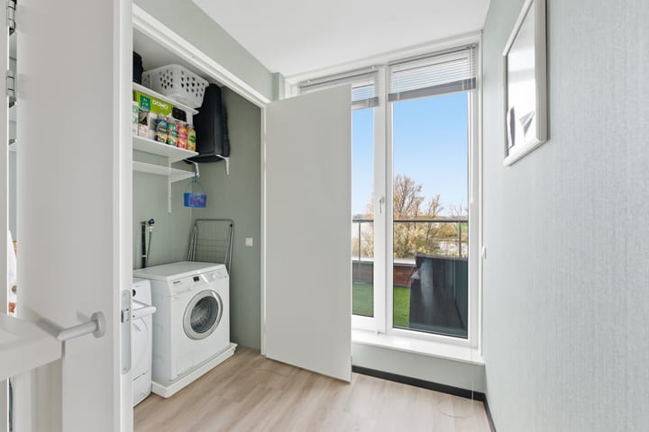 Photo 58 of Botter 55