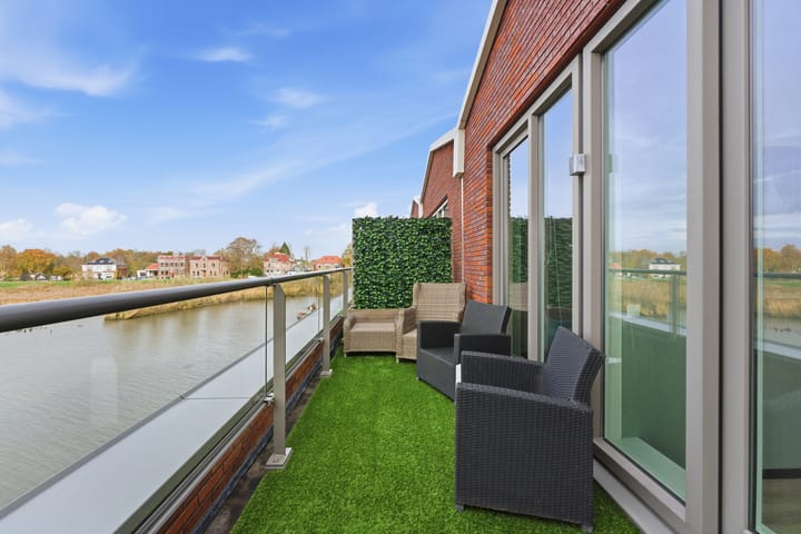 Photo 59 of Botter 55