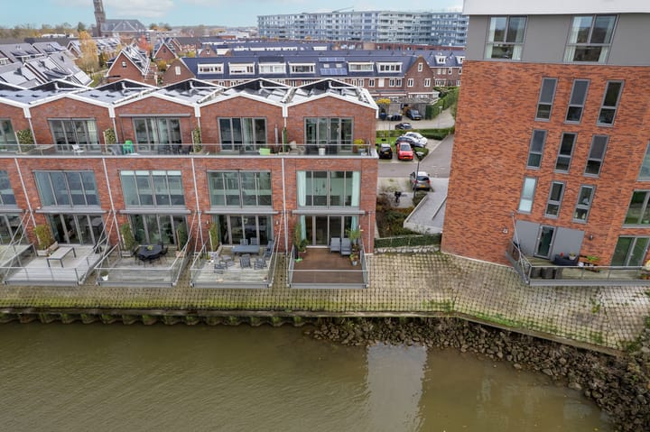 Photo 69 of Botter 55