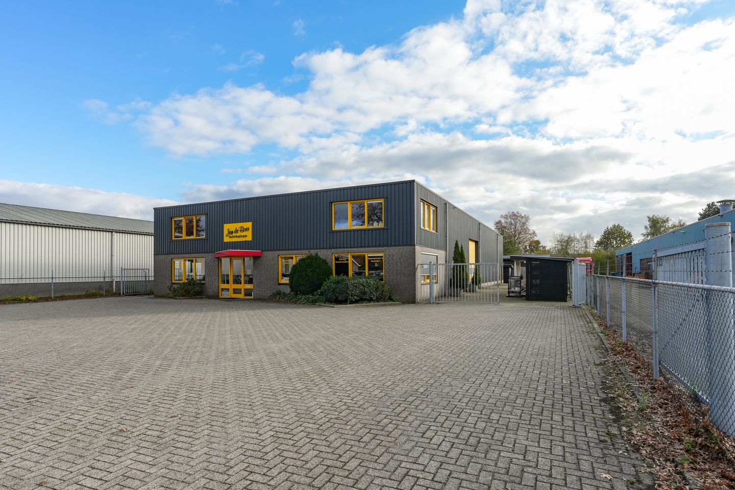 Bekijk foto 2 van Celsiusstraat 8