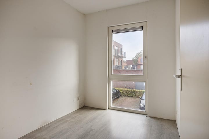 Photo 22 of Demerstraat 2