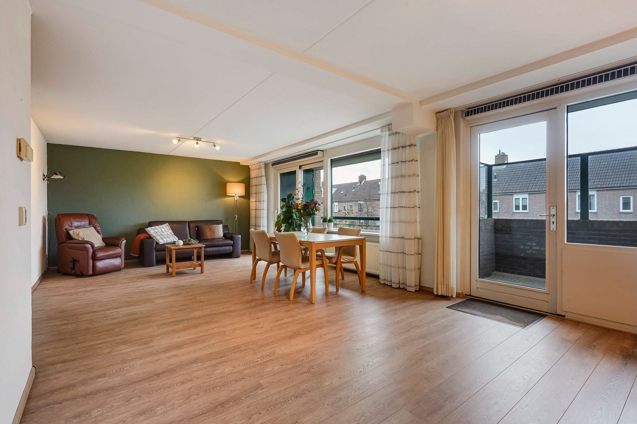 Photo 3 of Hellendaalweg 22