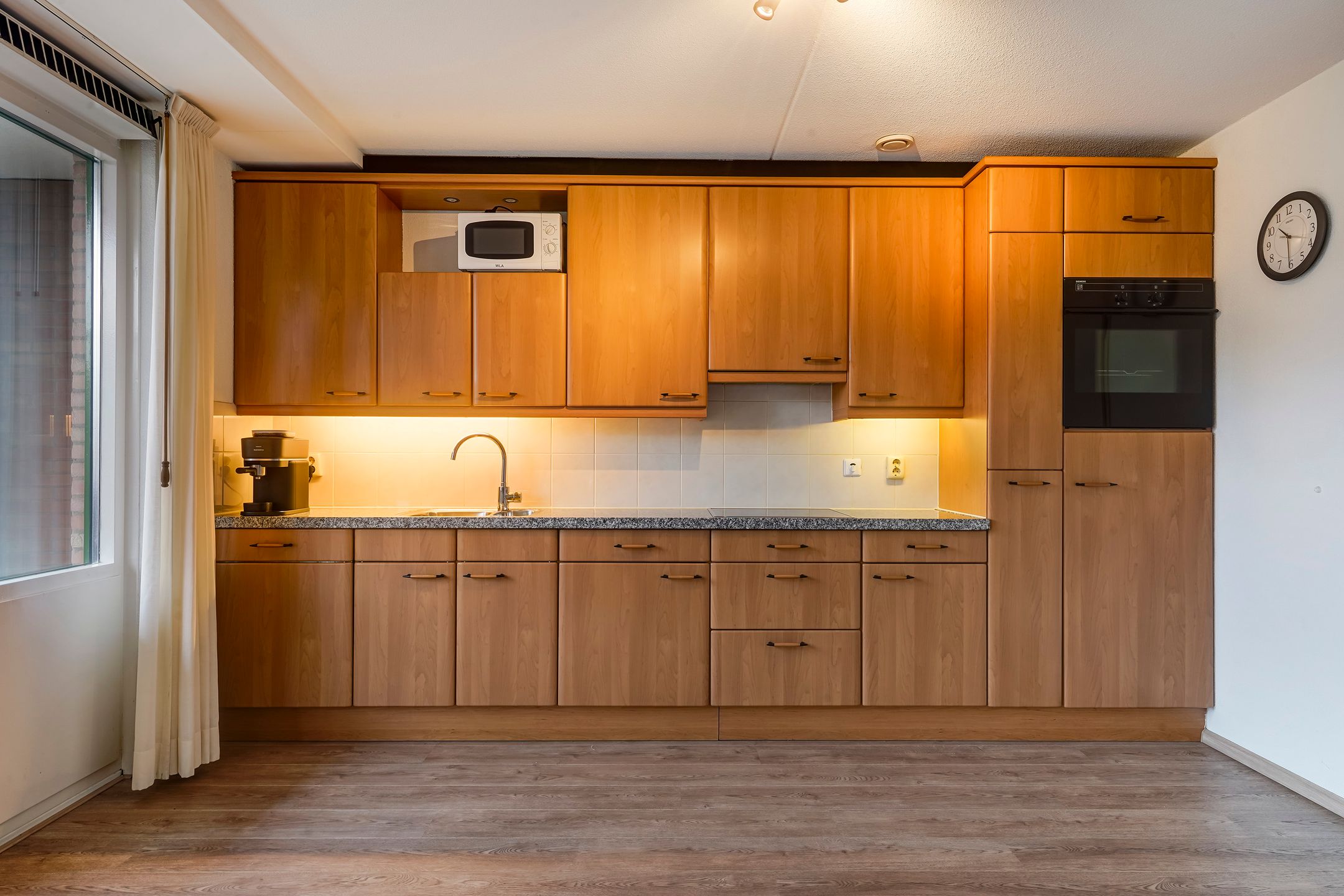 Photo 9 of Hellendaalweg 22