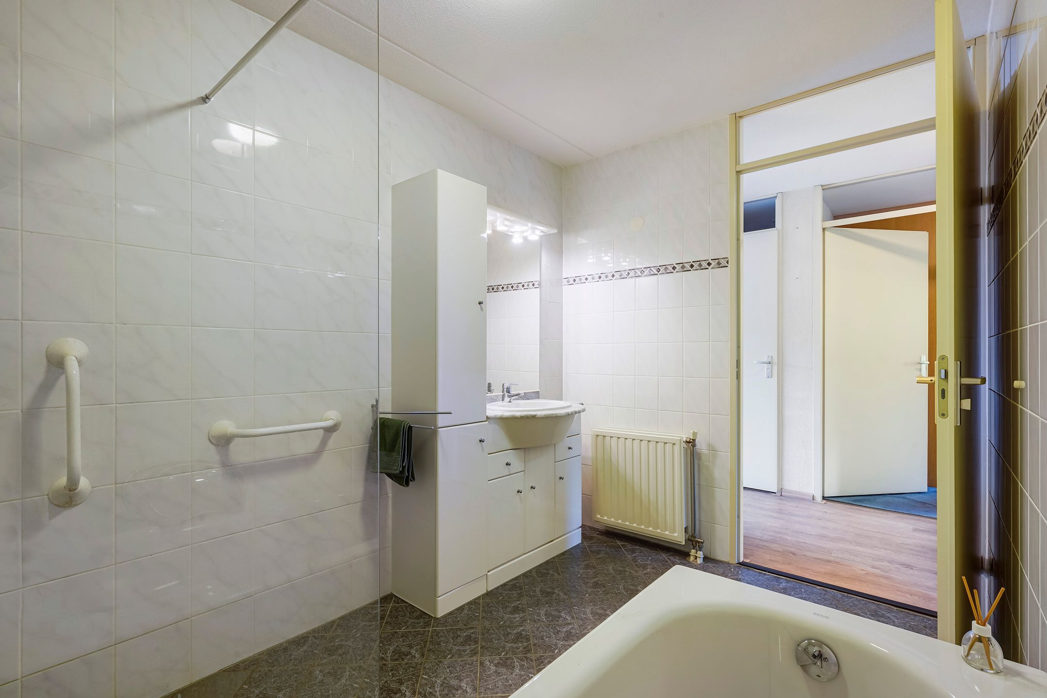 Photo 24 of Hellendaalweg 22