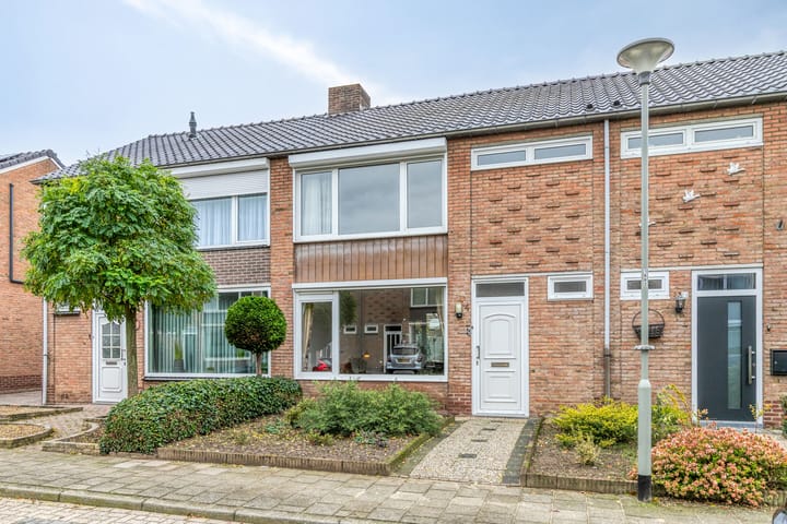 Photo 3 of Churchillstraat 4