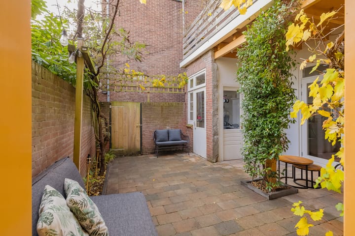 Photo 16 of Houtmanstraat 35