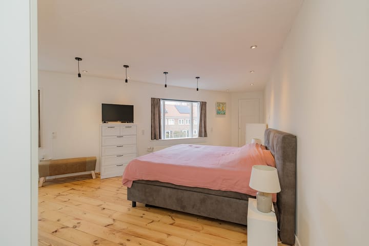 Photo 39 of Houtmanstraat 35