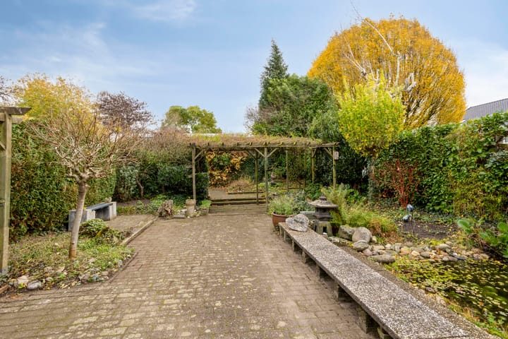 Photo 2 of De Bourbonstraat 9