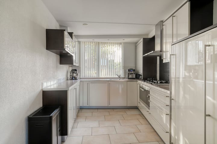 Photo 17 of Agnes Bartoutslaan 58