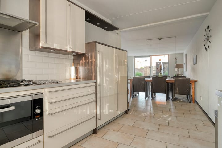 Photo 18 of Agnes Bartoutslaan 58