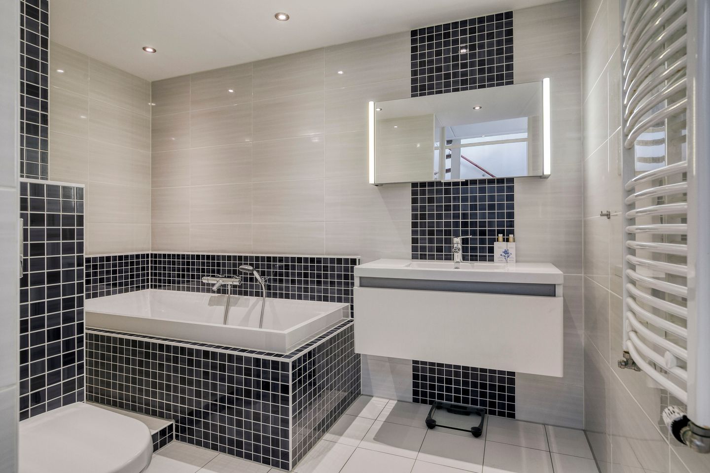 Foto 20 van Agnes Bartoutslaan 58