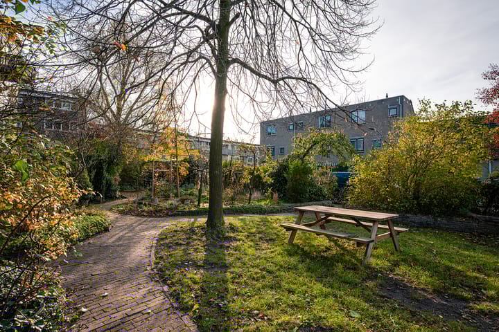 Photo 27 of Marjoleinpad 70