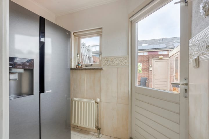 Photo 22 of Waterrad 82