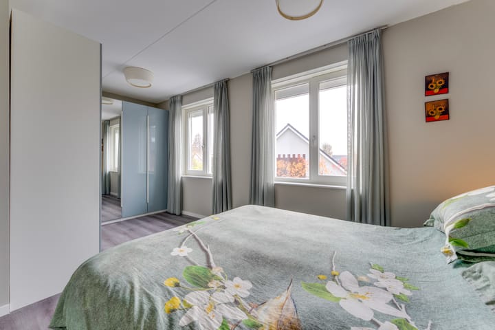 Photo 33 of Prof dr J E Bogaerslaan 36