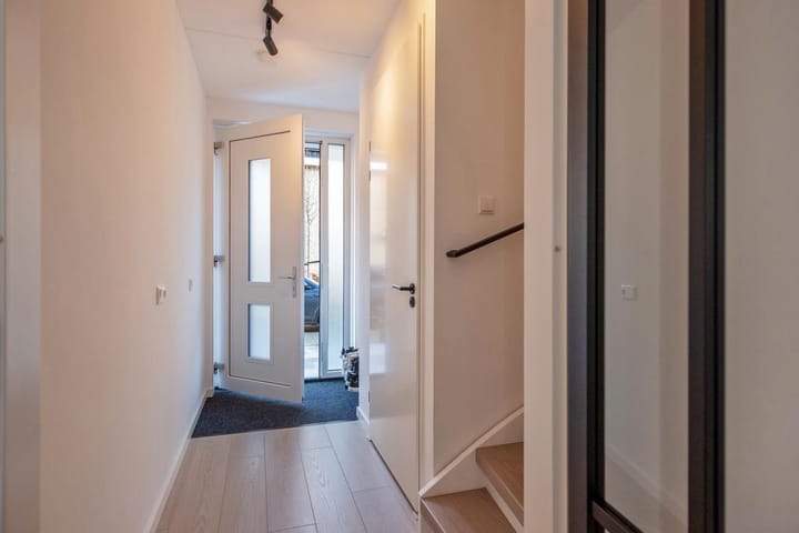 Photo 4 of Anna Ruyschstraat 19