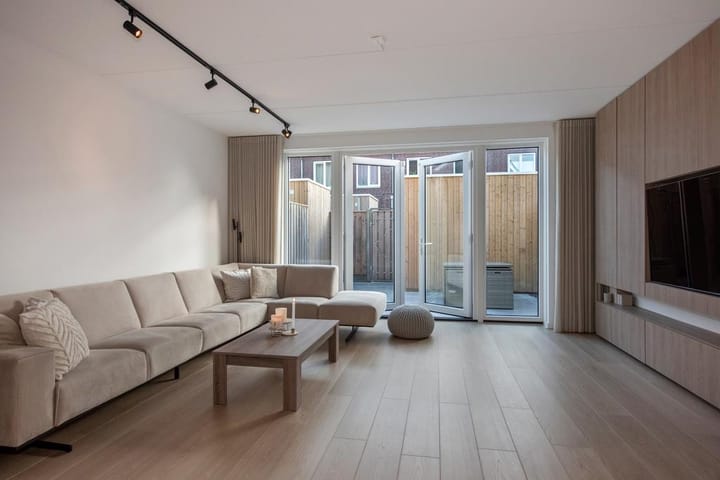 Photo 7 of Anna Ruyschstraat 19