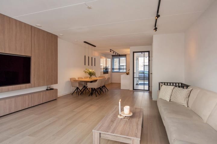 Photo 12 of Anna Ruyschstraat 19