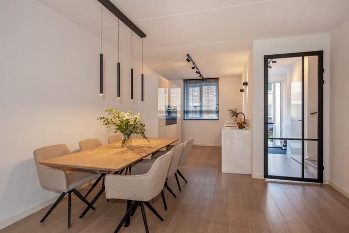 Photo 13 of Anna Ruyschstraat 19