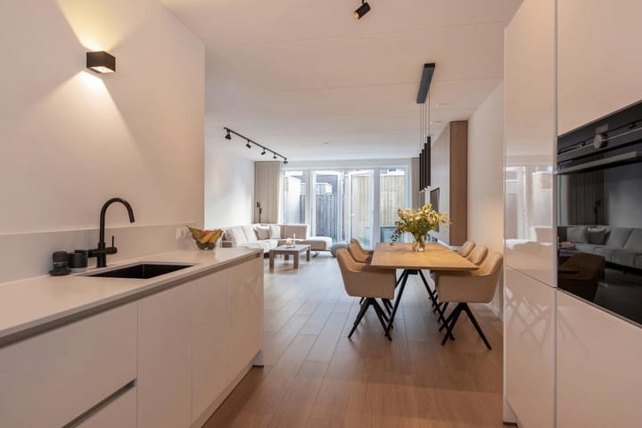 Photo 16 of Anna Ruyschstraat 19