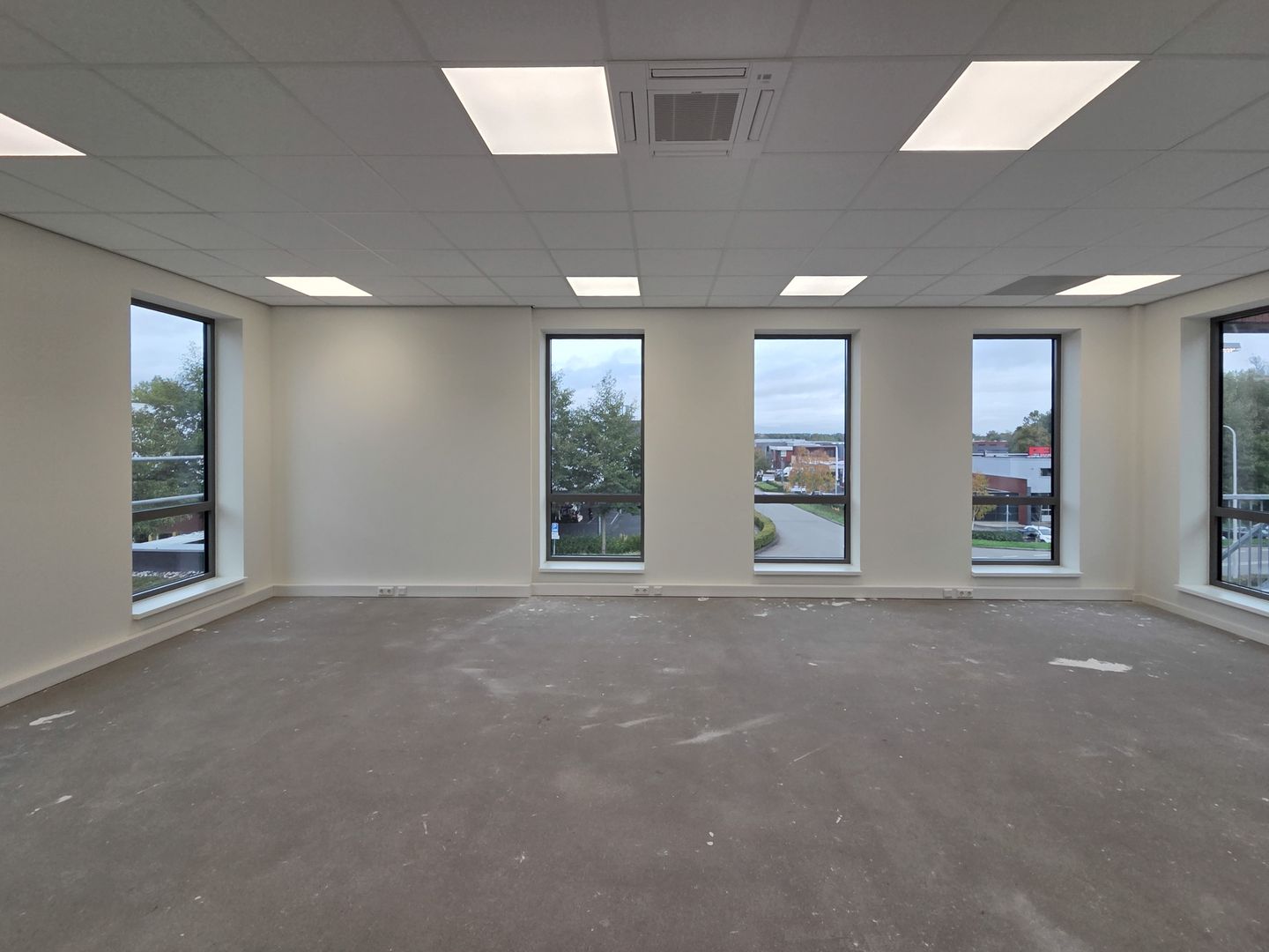 View photo 3 of Klipperaak 301