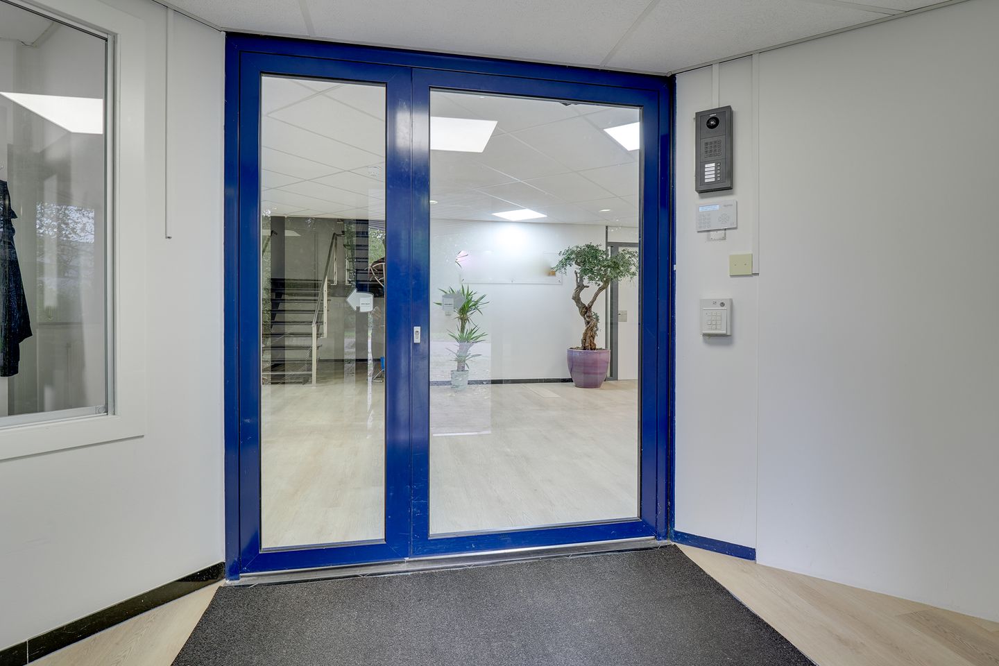 Bekijk foto 2 van Groningenhaven 18