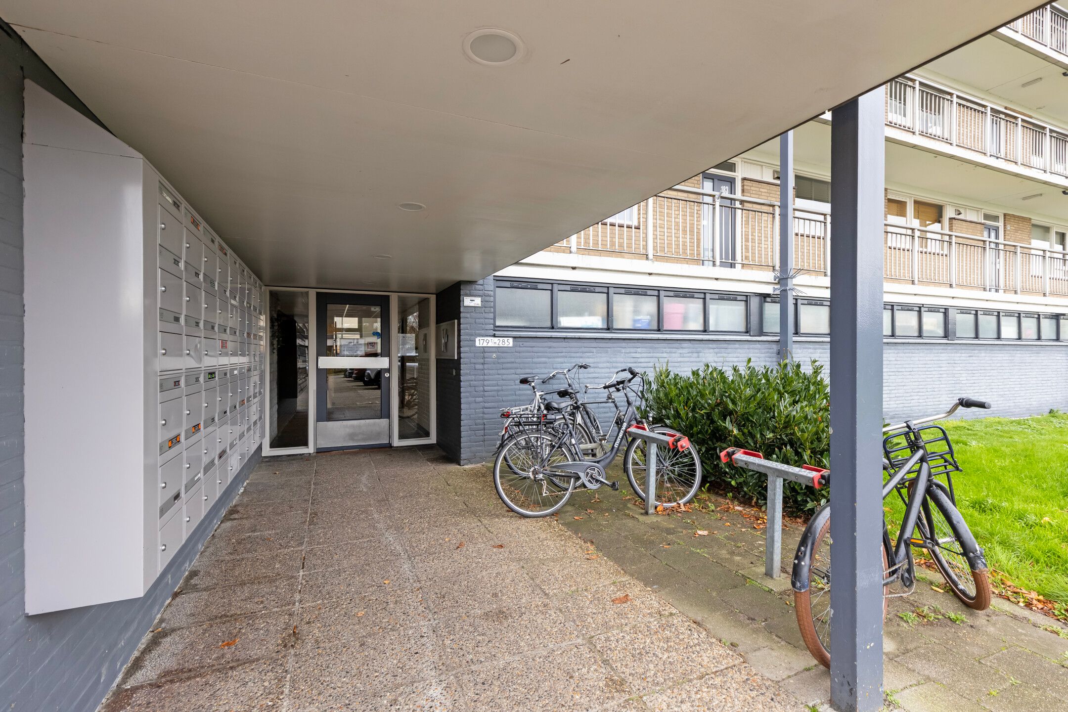 Photo 6 of Hobokenstraat 223