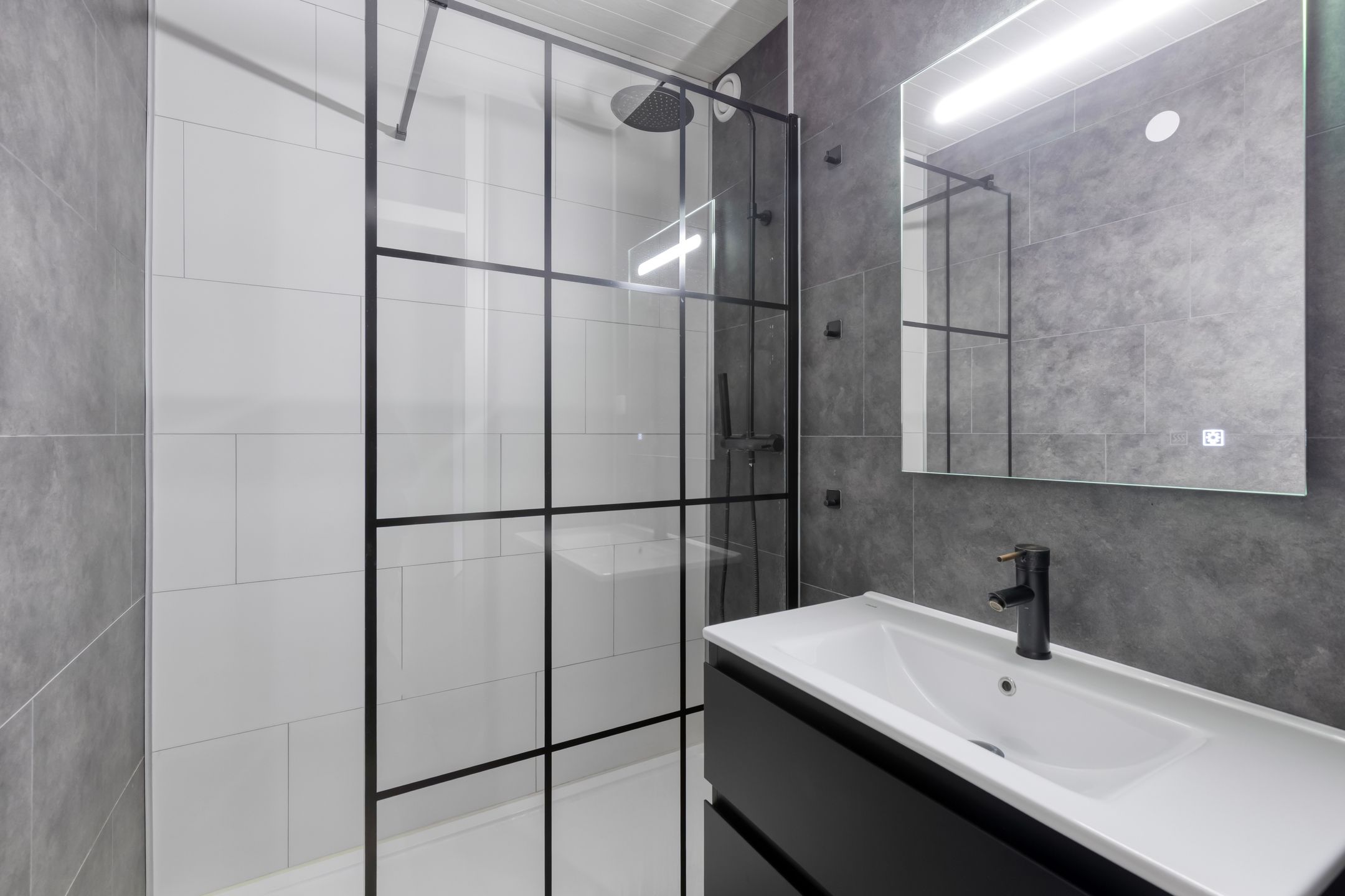 Photo 3 of Hobokenstraat 223