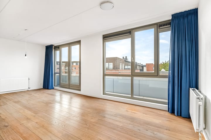 Photo 3 of Bergstraat 1-K