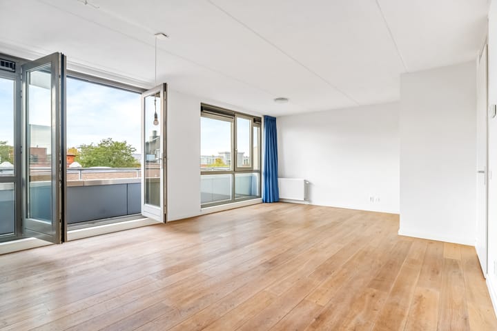 Photo 2 of Bergstraat 1-K