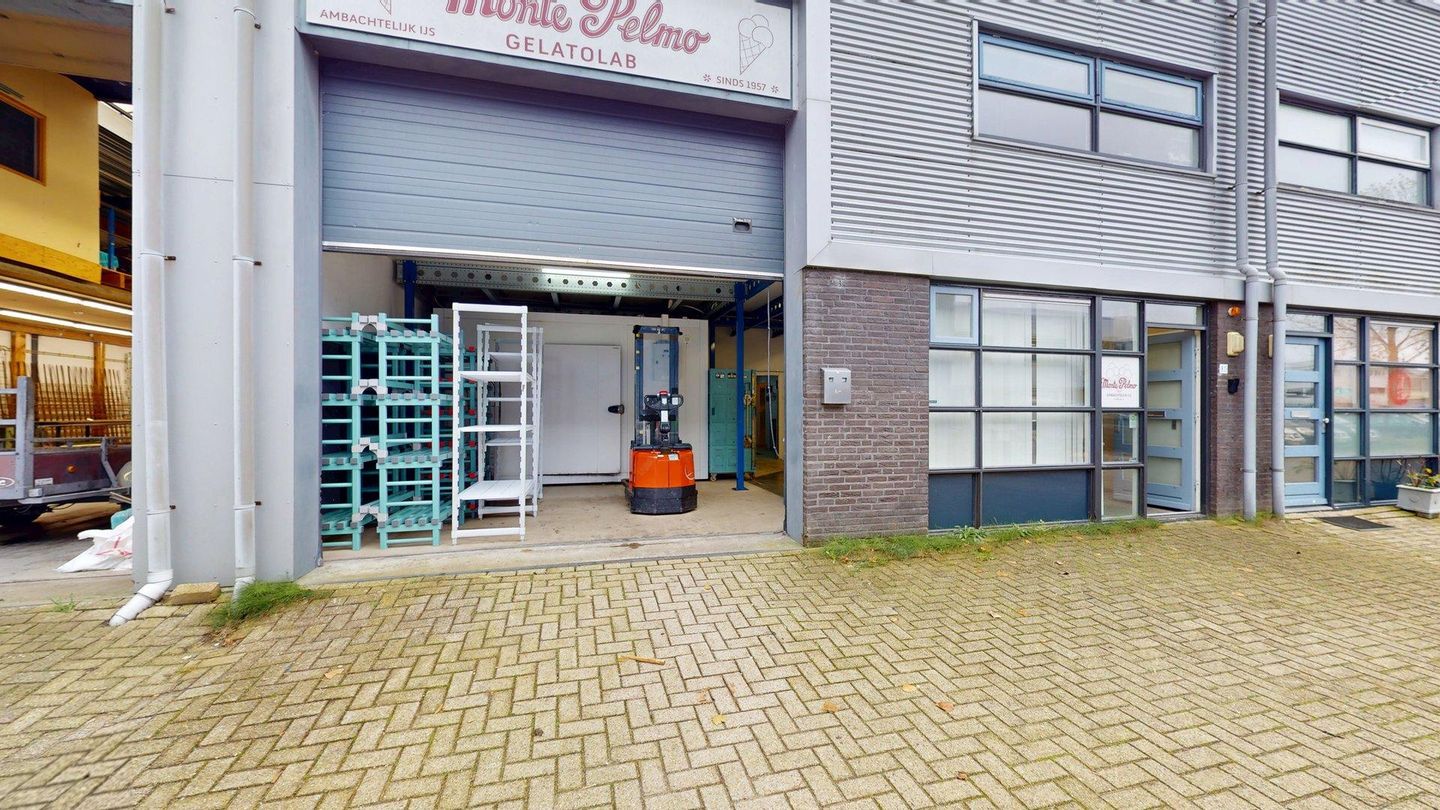 Bekijk foto 2 van Bakkenzuigerstraat 80