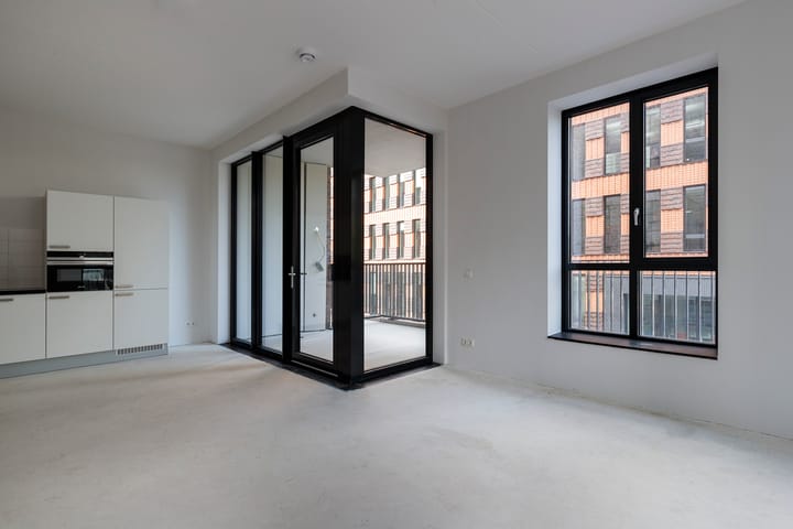 Photo 3 of Leo Smitstraat 7-C