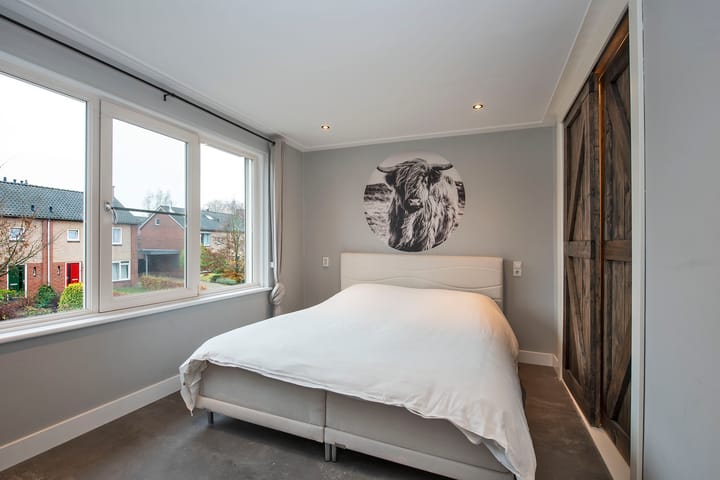 Foto 12 van Meindert Hobbemastraat 6