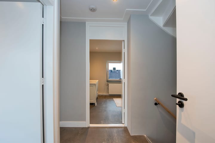 Foto 16 van Meindert Hobbemastraat 6