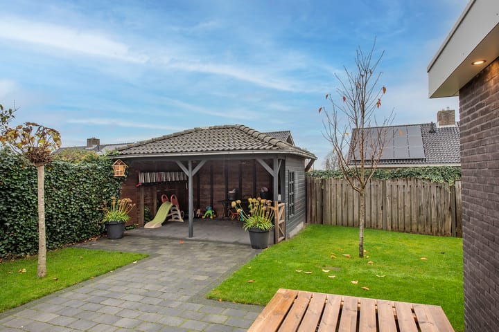 Foto 27 van Meindert Hobbemastraat 6